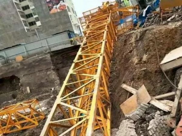 安阳县吊车电话_拉萨随车吊和汽车吊的区别