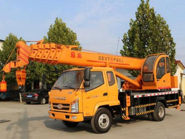 安阳市吊车出租_吊车出租介绍吊钩、吊环的使用要点